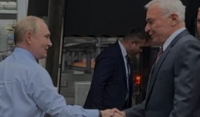 Владимир Путин посетил коксовую батарею № 12 ММК